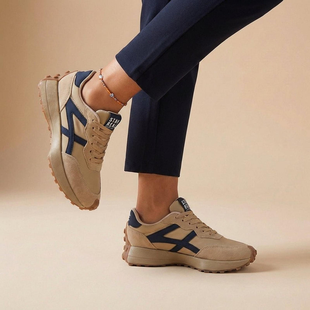 Mia | Orthopedic Low-Top Sneakers Contrast Panels Lace-Up