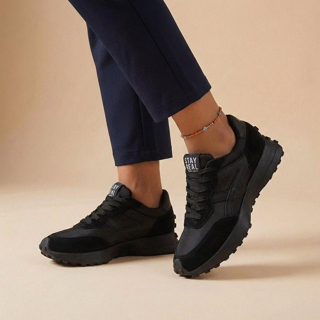 Mia | Orthopedic Low-Top Sneakers Contrast Panels Lace-Up