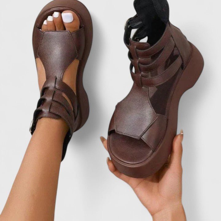 Women's Brown Platform Gladiator Buckle-Strap Open-Toe Sandals - Braun