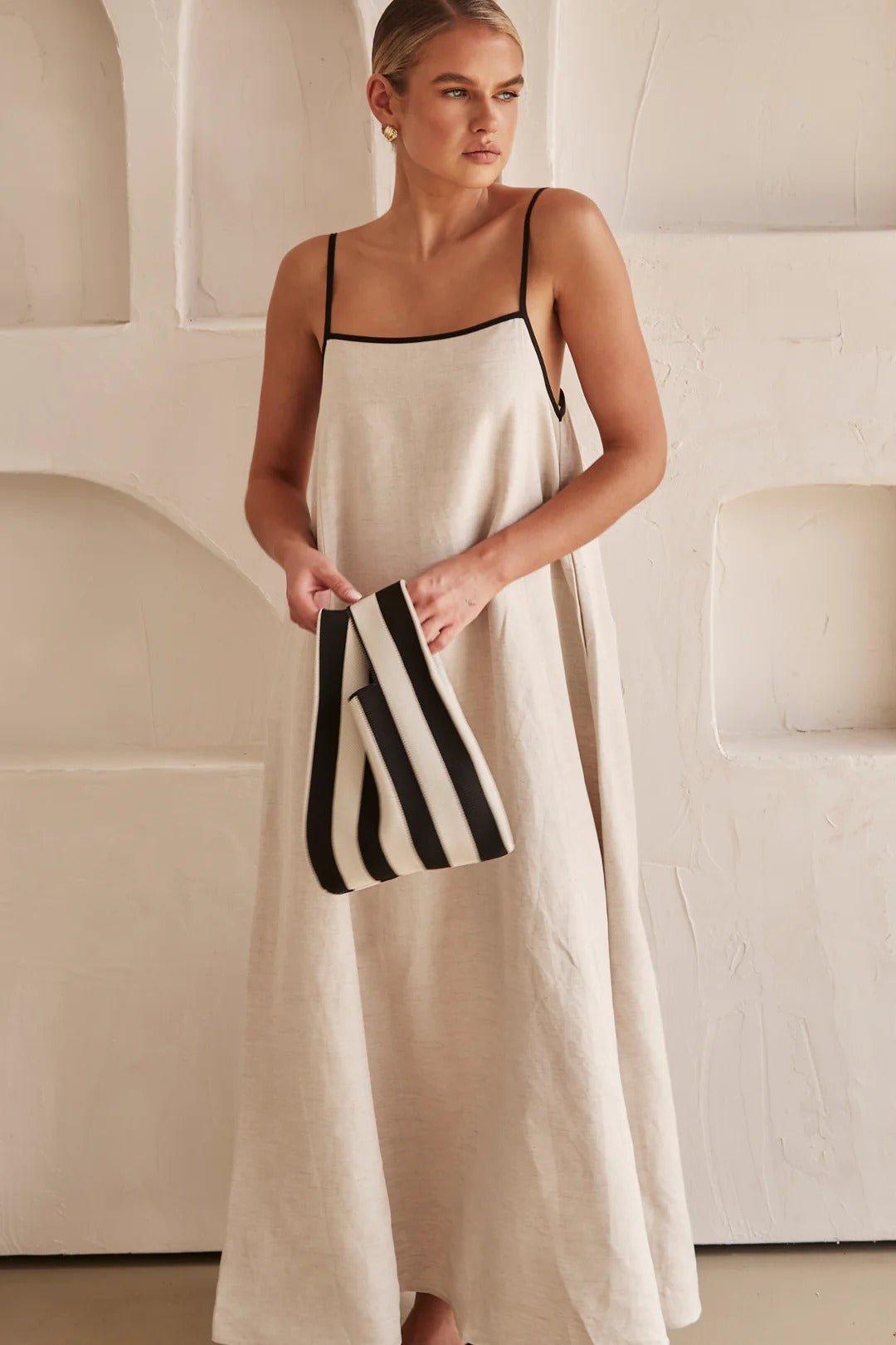 Women's Relaxed Trapeze Linen-Blend Contrast-Trim Maxi Dress